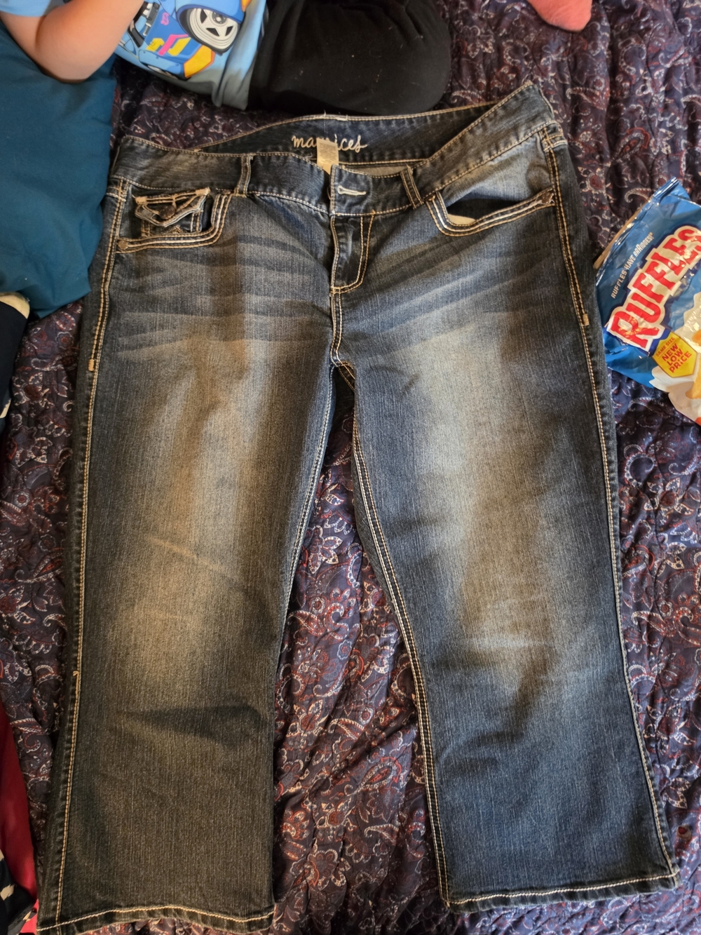 Maurices Women's Faded Blue Cropped Jeans